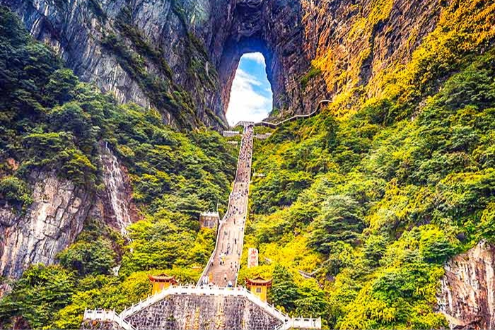 9D7N ZHANGJIAJIE DIRECT FLIGHT (EX KCH)张家界+贵州