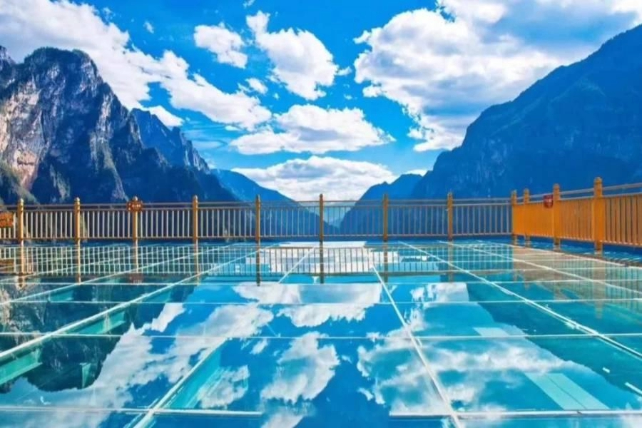 9D7N MYSTICAL WESTERN YUNNAN · TENGCHONG GOLDEN GINKGO (EX KUL) (G)