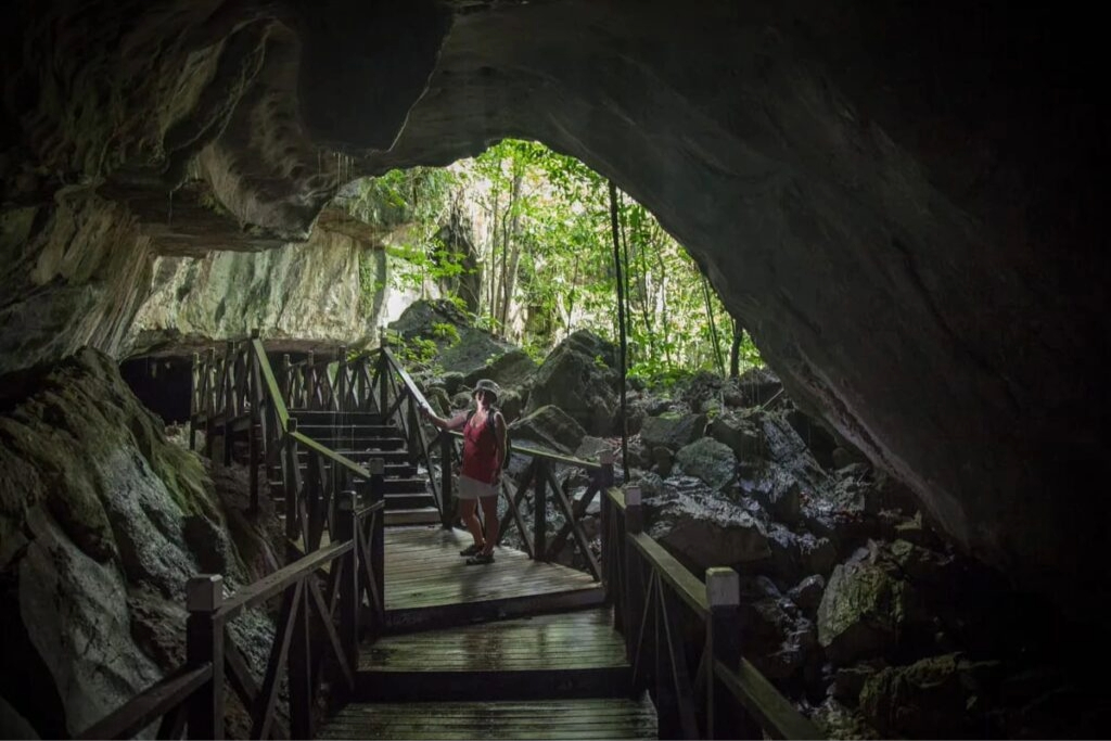 BAU FAIRY CAVE & WIND CAVE 